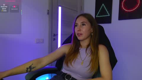 Snapshot of agelina_summer chatting on September 16, 2:47 pm Agelina Lilly Laura online show from September 16, 2:47 pm