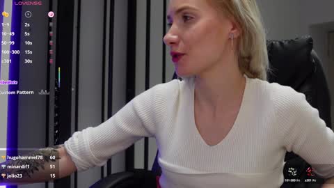 Snapshot of agelina_summer chatting on March 4, 6:07 pm Agelina Lilly Laura online show from March 4, 6:07 pm
