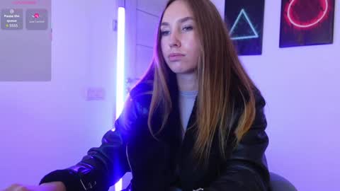 Agelina Lilly Laura online show from September 25, 2:49 pm