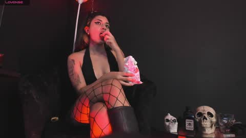 agnes_jones online show from January 7, 9:03 pm