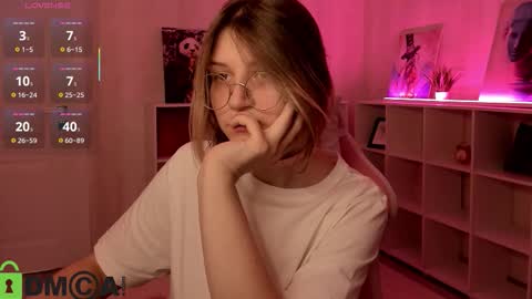 Snapshot of agnes_passero chatting on October 12, 9:23 am Agnes online show from October 12, 9:23 am