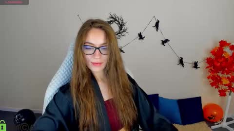 agnes wells online show from November 3, 9:24 am