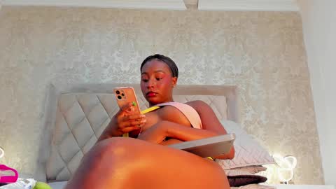 Agnes Bailey online show from March 1, 8:53 pm