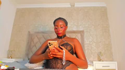 Agnes Bailey online show from February 24, 6:04 pm