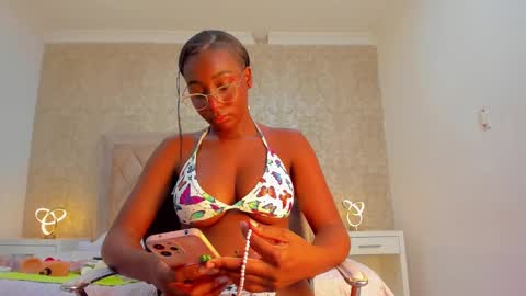 Agnes Bailey online show from February 8, 11:13 pm