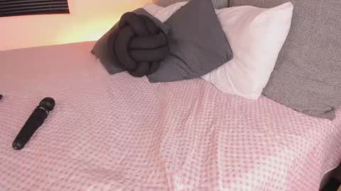 Ahmara  online show from April 15, 11:33 am