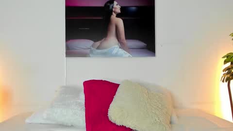Snapshot of ahinovi_ chatting on February 23, 3:18 am Ahinovi online show from February 23, 3:18 am