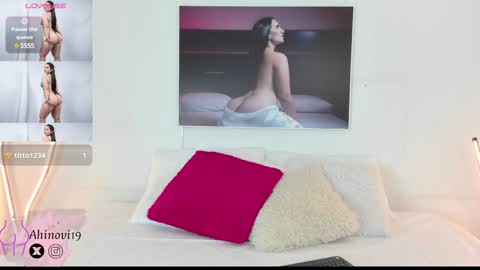 Snapshot of ahinovi_ chatting on December 18, 2:10 am Ahinovi online show from December 18, 2:10 am
