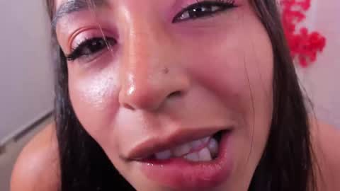 Ahisha online show from November 20, 7:04 pm