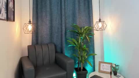 ahsly_ms online show from January 7, 12:31 pm