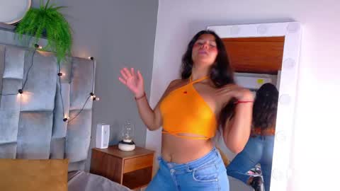 AHSLY online show from May 15, 8:33 pm