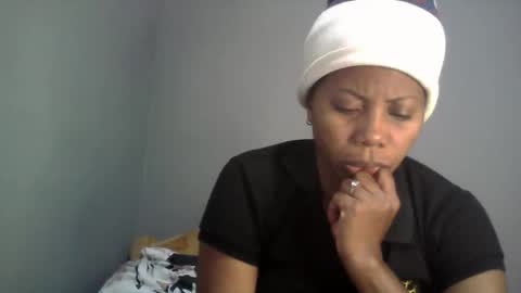 Aicha boobs online show from April 3, 7:01 pm