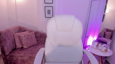 Snapshot of aida_adams chatting on September 12, 7:32 pm AIDA ADAMS online show from September 12, 7:32 pm