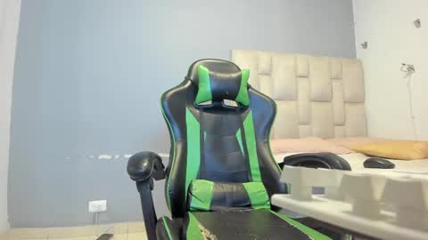 karoline  online show from February 20, 2:07 am