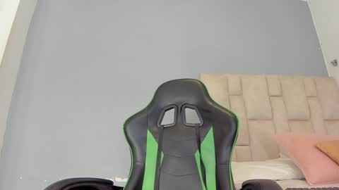 karoline  online show from December 30, 5:13 pm