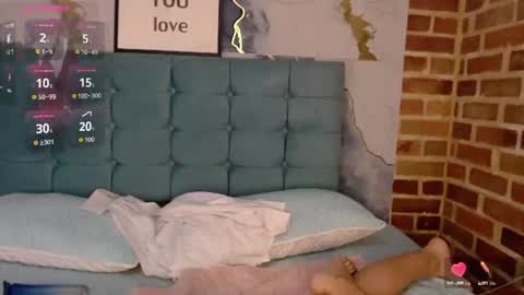 Ailyn online show from June 25, 1:27 am