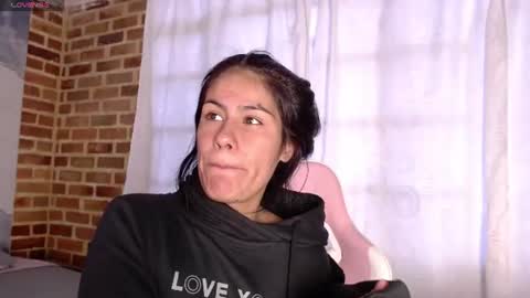 Ailyn online show from August 3, 10:59 pm