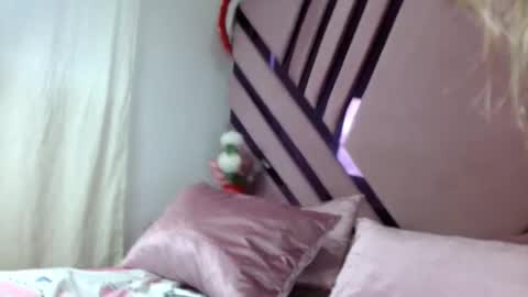 aiilynsmiith online show from October 3, 11:15 am