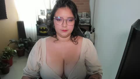 Snapshot of aikadreams chatting on September 10, 1:44 pm Catalina online show from September 10, 1:44 pm