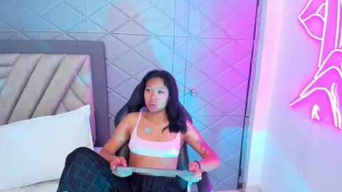 AikoLee online show from September 27, 8:43 am