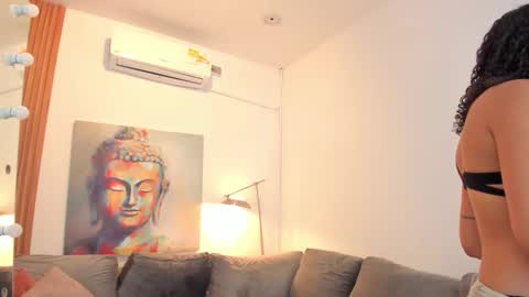 Snapshot of ailann_ chatting on October 16, 8:00 pm Alisson online show from October 16, 8:00 pm