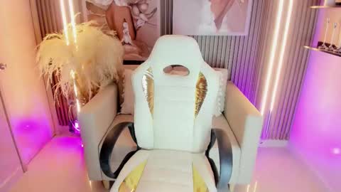 Snapshot of ailee_naughty chatting on October 24, 3:13 am online show from October 24, 3:13 am