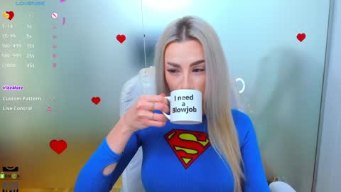 Snapshot of aileen_williams chatting on October 31, 8:51 am Allie  online show from October 31, 8:51 am