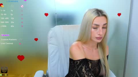 Snapshot of aileen_williams chatting on October 28, 8:31 am Allie  online show from October 28, 8:31 am