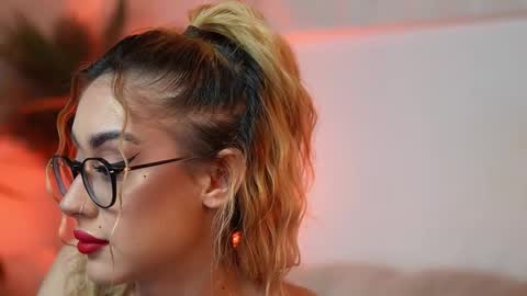  Aileen  online show from March 20, 9:09 pm