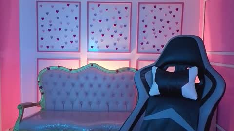 ailen online show from October 8, 2:49 am