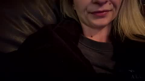 aimzz2pleaseee online show from March 2, 7:48 am