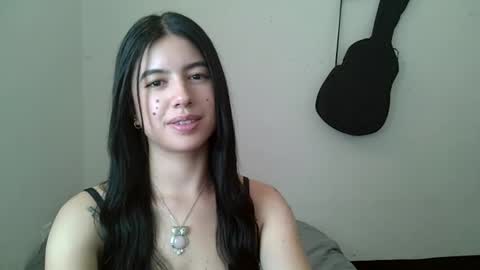 J  online show from April 9, 8:36 pm