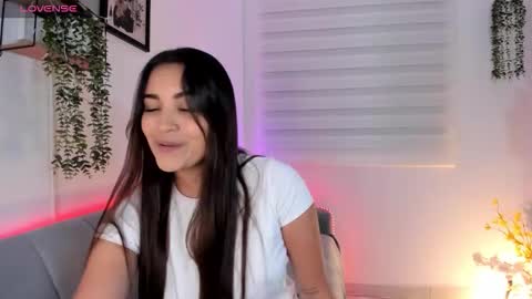 Aisha online show from February 6, 11:41 pm