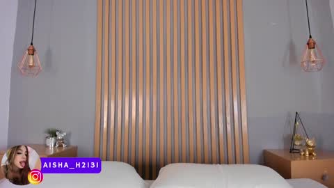 Aisha online show from October 5, 10:59 pm