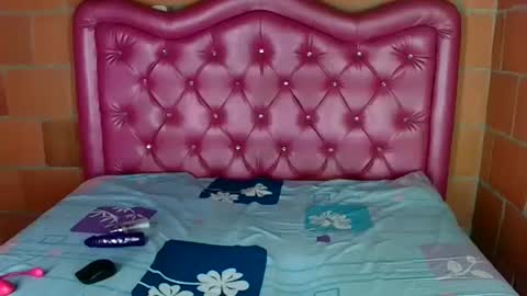 Snapshot of aisha_koswell3 chatting on September 17, 6:28 pm aisha koswell3 online show from September 17, 6:28 pm