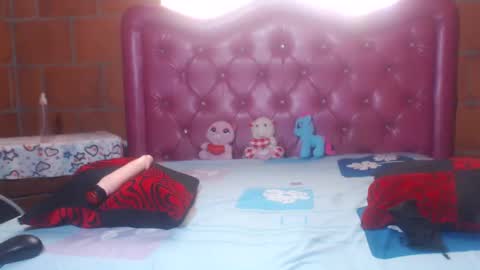 Snapshot of aisha_koswell3 chatting on February 4, 5:23 pm aisha koswell3 online show from February 4, 5:23 pm