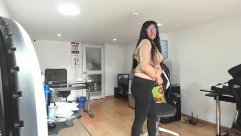 Katie   online show from November 24, 2:19 pm