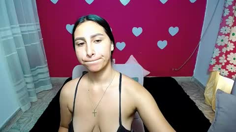 aisha_stacey0410 online show from April 20, 7:06 pm