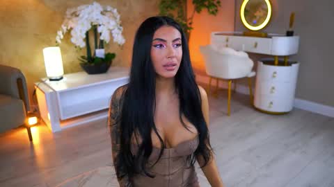 Snapshot of aishaadevoe chatting on October 29, 7:16 pm Maddy online show from October 29, 7:16 pm