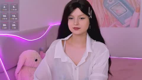 Aisha online show from December 2, 9:22 am