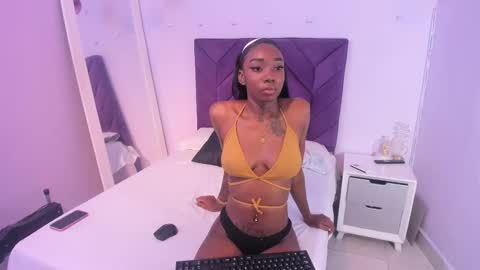 aishalehmann online show from October 7, 11:47 am