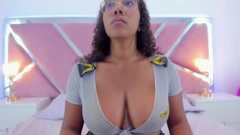 Snapshot of aisharodgers00 chatting on January 9, 8:01 pm Aisha Rodgers online show from January 9, 8:01 pm