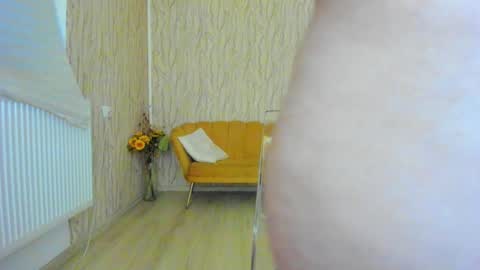 Aisha online show from December 6, 5:20 am