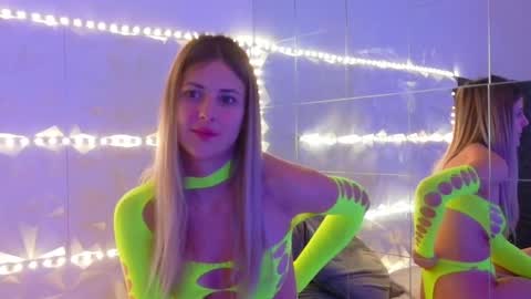 Aisha online show from October 15, 5:10 am