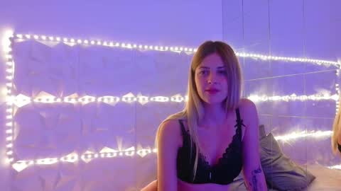 Aisha online show from October 1, 5:23 am