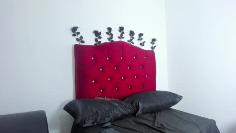 Snapshot of aitananova_ chatting on October 22, 2:11 pm Aitana  online show from October 22, 2:11 pm