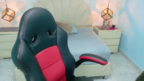 AIXA online show from April 7, 7:16 pm