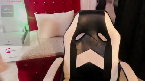 Snapshot of aixiasaenz chatting on January 4, 8:27 pm wanda online show from January 4, 8:27 pm