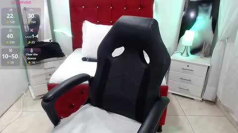 Snapshot of aixiasaenz chatting on September 17, 10:19 pm wanda online show from September 17, 10:19 pm