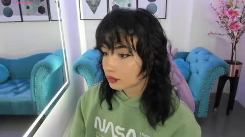 Azaka  online show from April 17, 12:51 pm